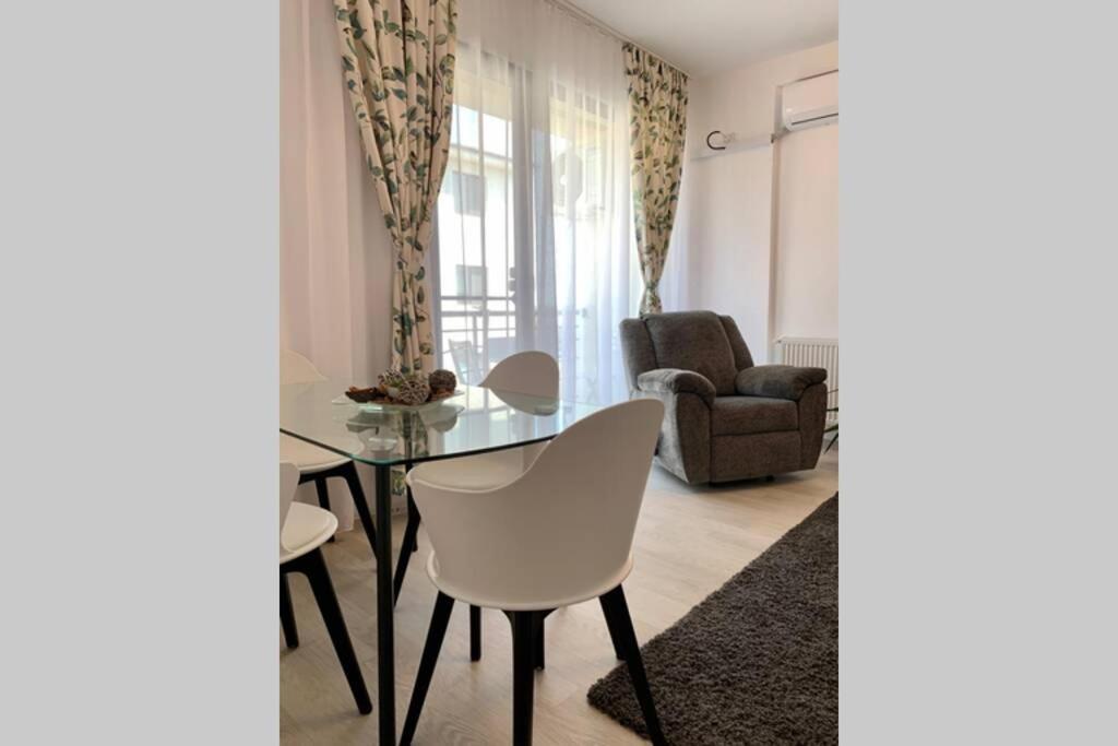 Luxor Apartment Otopeni 3 Buitenkant foto